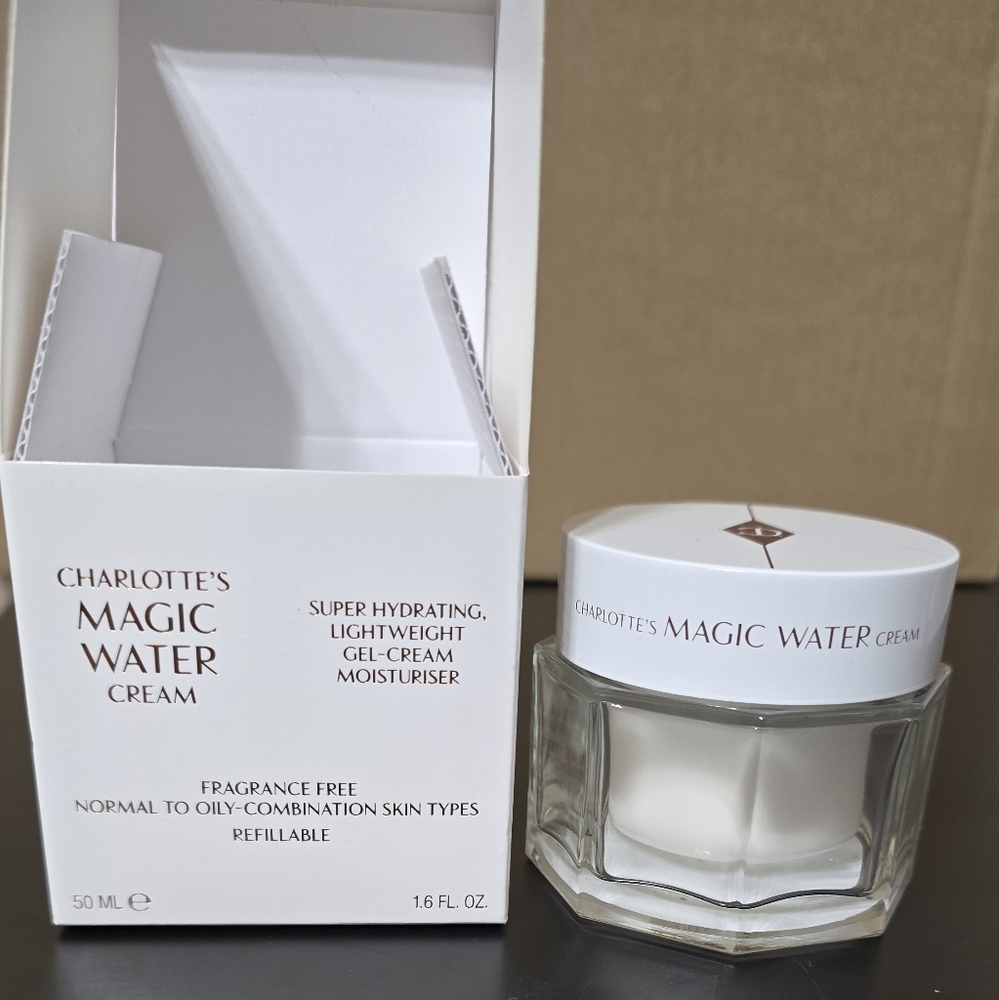 CHARLOTTE TILBURY- Magic Water Cream Refillable Gel Moisturizer with Niacinamide